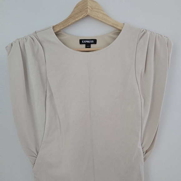 Express Shoulder Padded Bodysuit with Plunging Low Sides - Picture 3 of 6